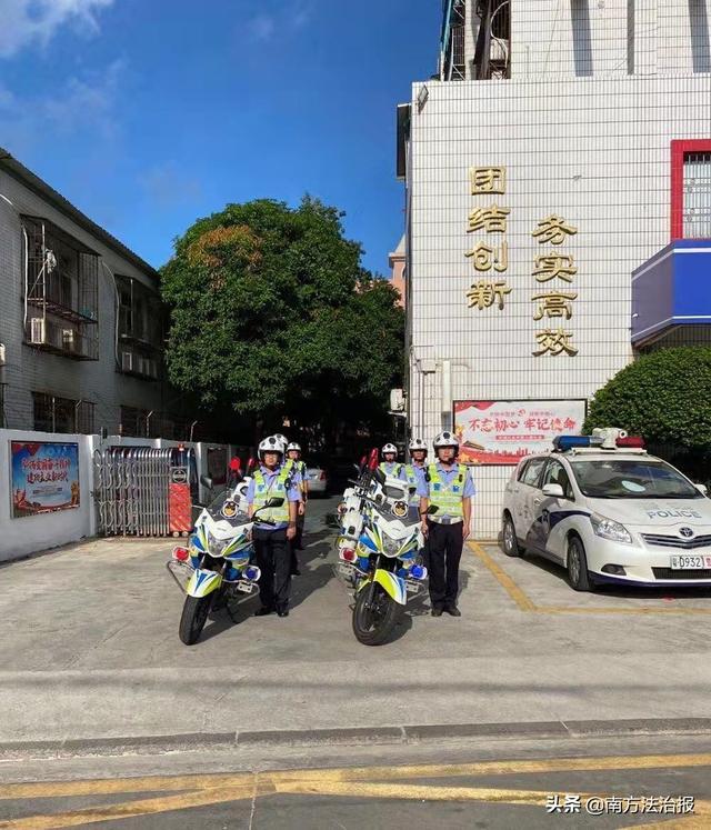 廣東汕頭交警警用摩托車(chē)巡邏新舉措來(lái)了(組圖) 廣東汕頭交警警用摩托車(chē)巡邏新舉措來(lái)了(組圖)